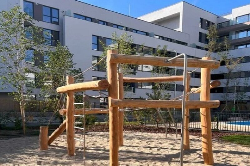 Sector 1 apartament 2 camere + gradina proprie - reper Mall Colosseum